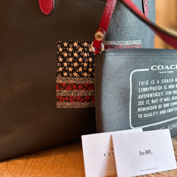Coach reversible flag signature C Tote with Pouch - Picture 2 of 15